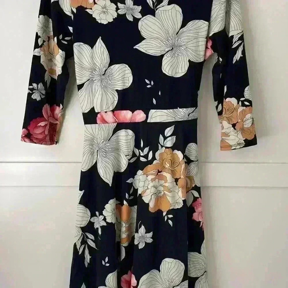 Vintage Style Navy Floral Dress - Picture 8 of 12